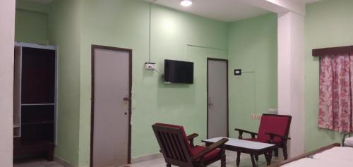 Понмуди: Alankar Lodge