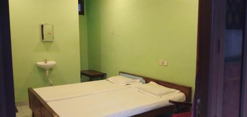 Понмуди: Alankar Lodge