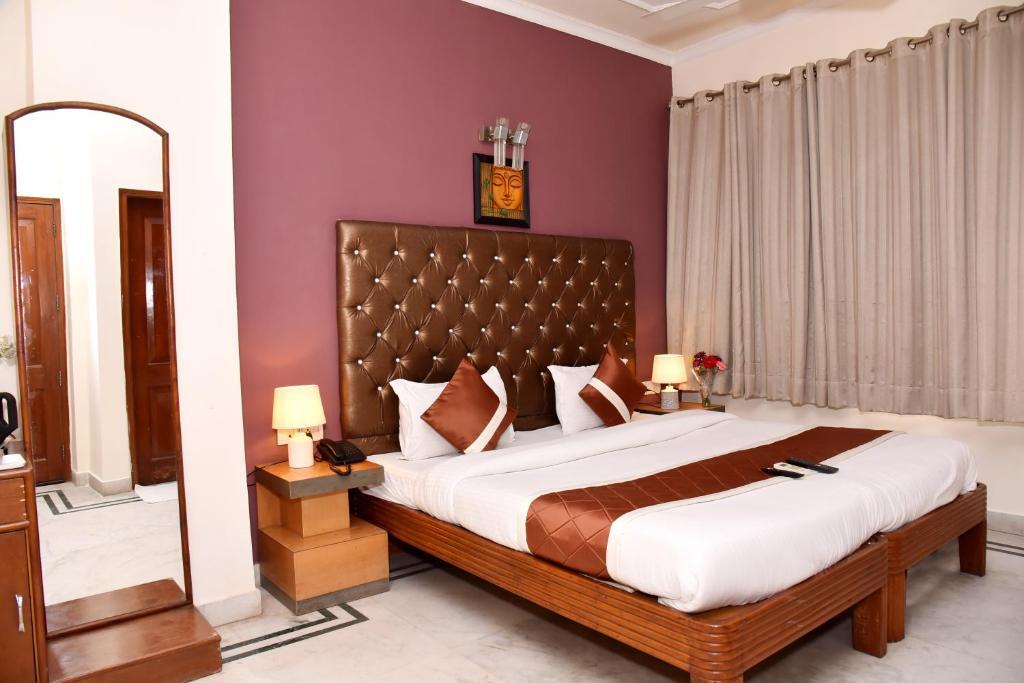 Гуруграм: Gracious Inn Hotel by OYO Rooms