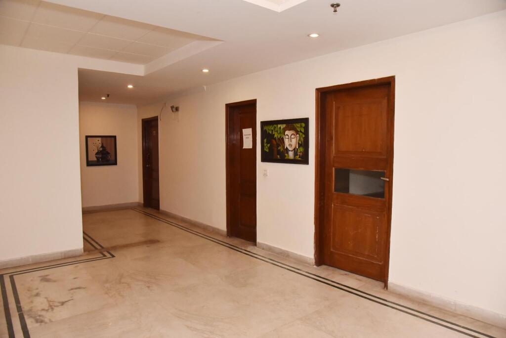 Гуруграм: Gracious Inn Hotel by OYO Rooms