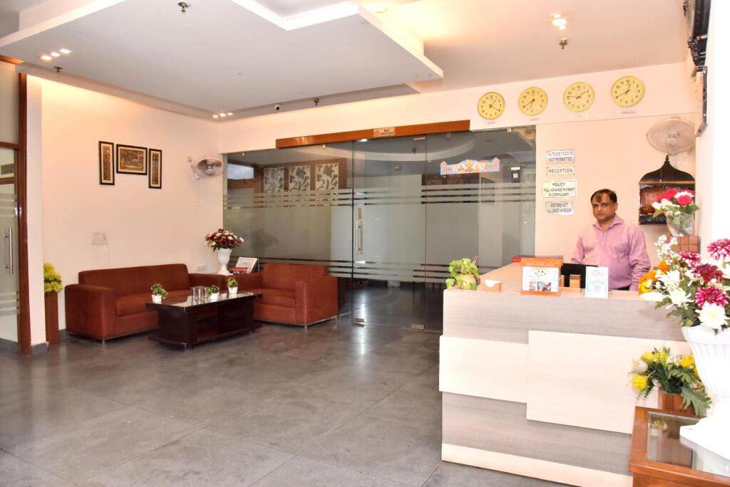 Gracious Inn Hotel by OYO Rooms — фото 1