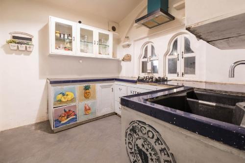Хандала: SaffronStays Casa Blanca