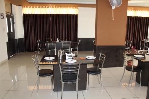 Хому: Hotel Para Place