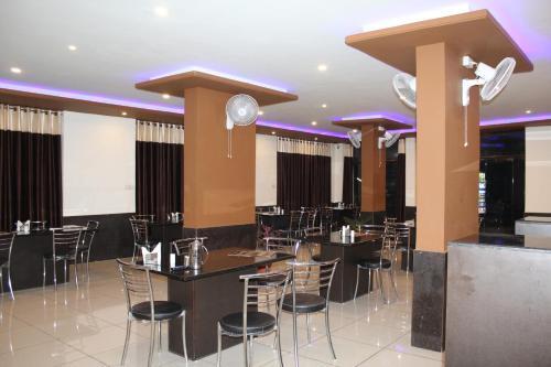 Хому: Hotel Para Place