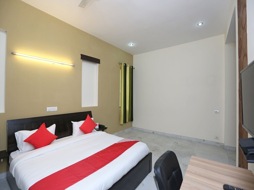 Гуруграм: FabHotel Lakshmi Residency