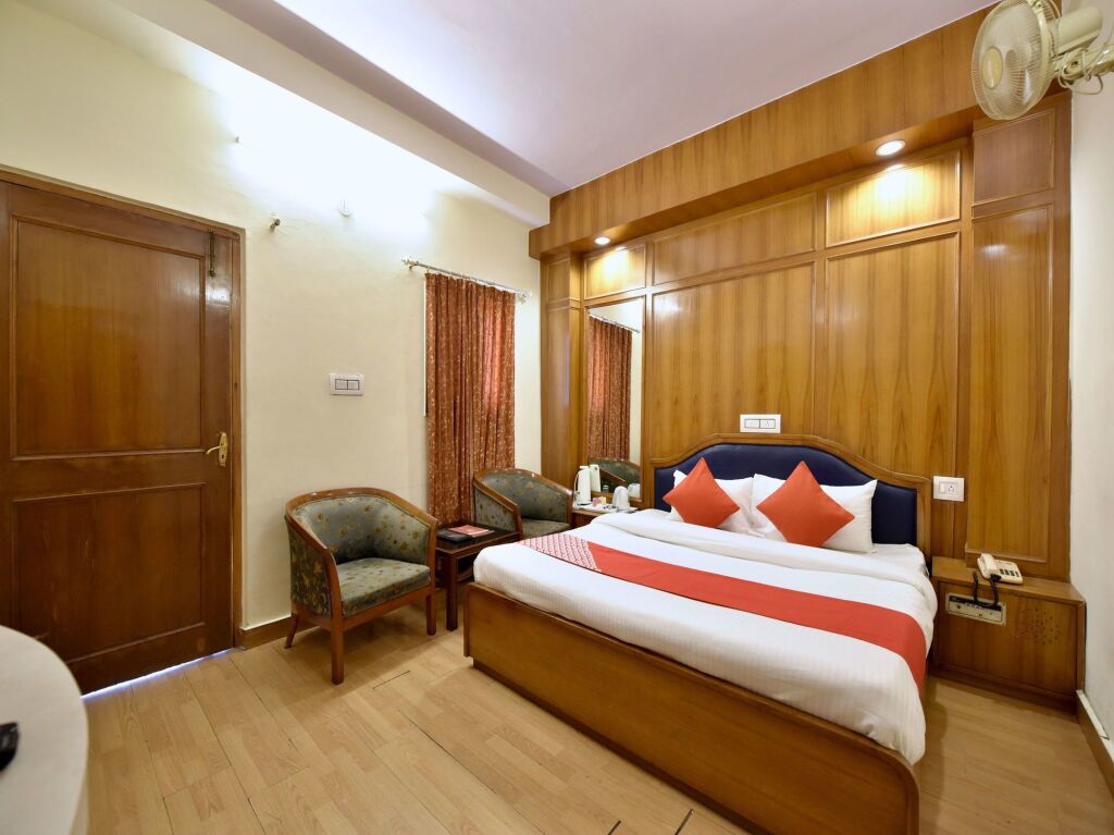 Шимла: Hotel Himland East By OYO Rooms