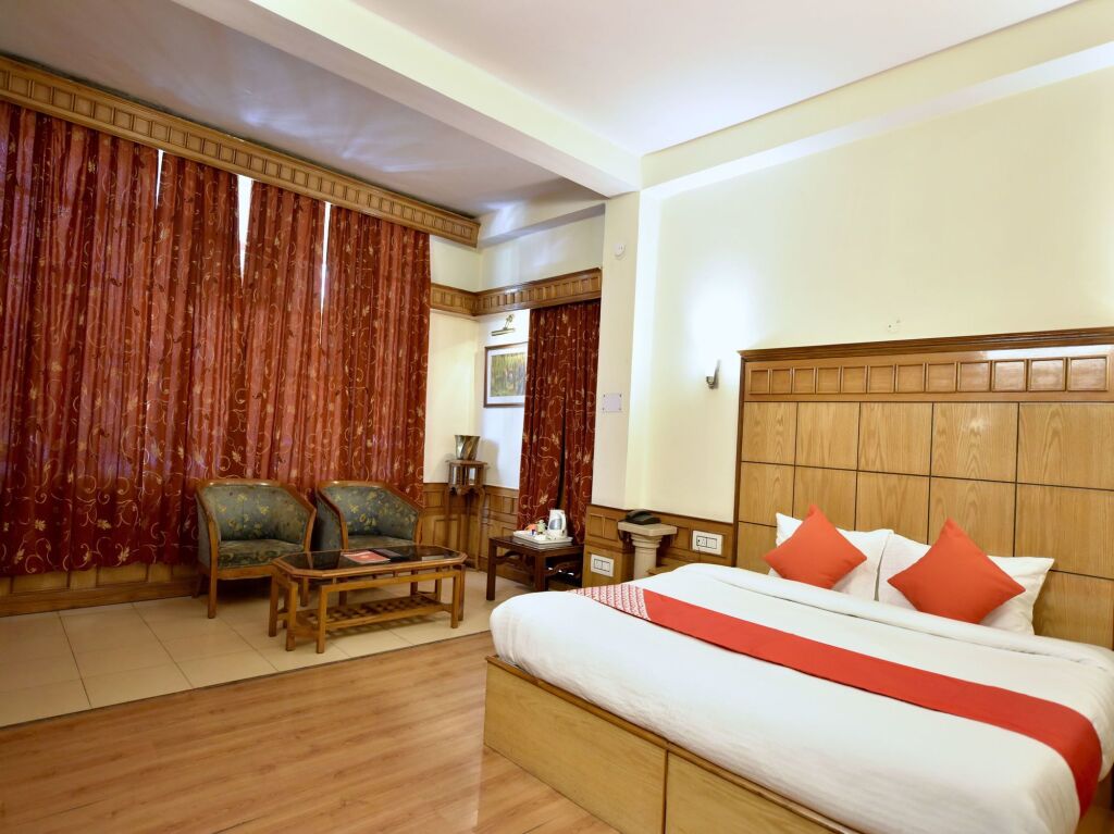 Шимла: Hotel Himland East By OYO Rooms