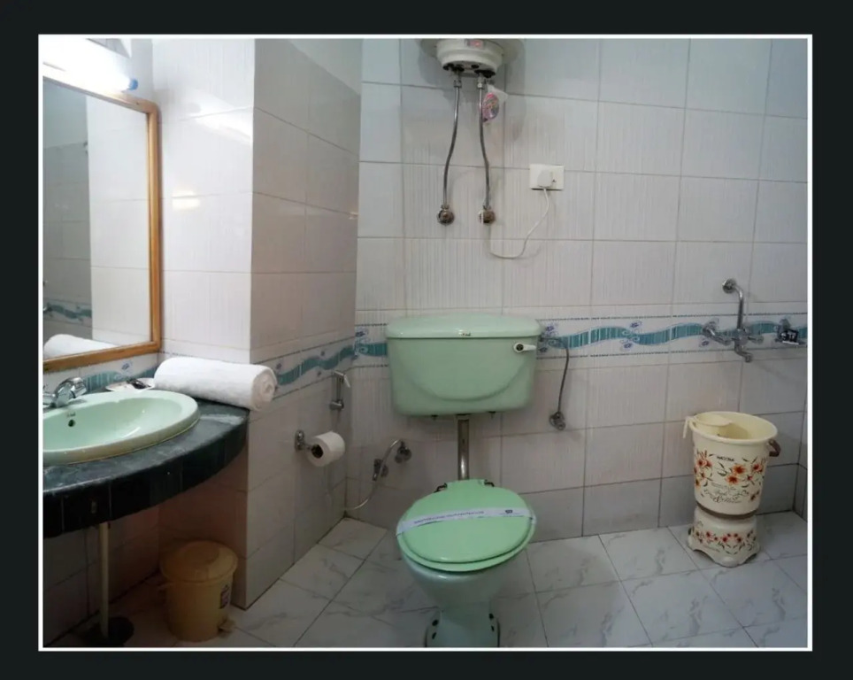 Манали: New Adarsh Annexe