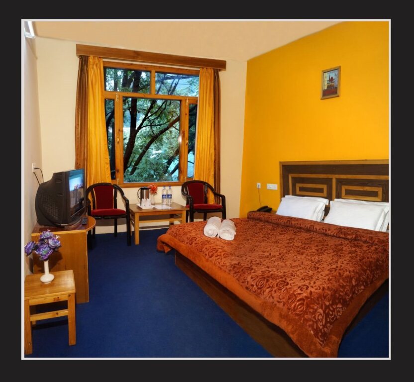 Манали: New Adarsh Annexe