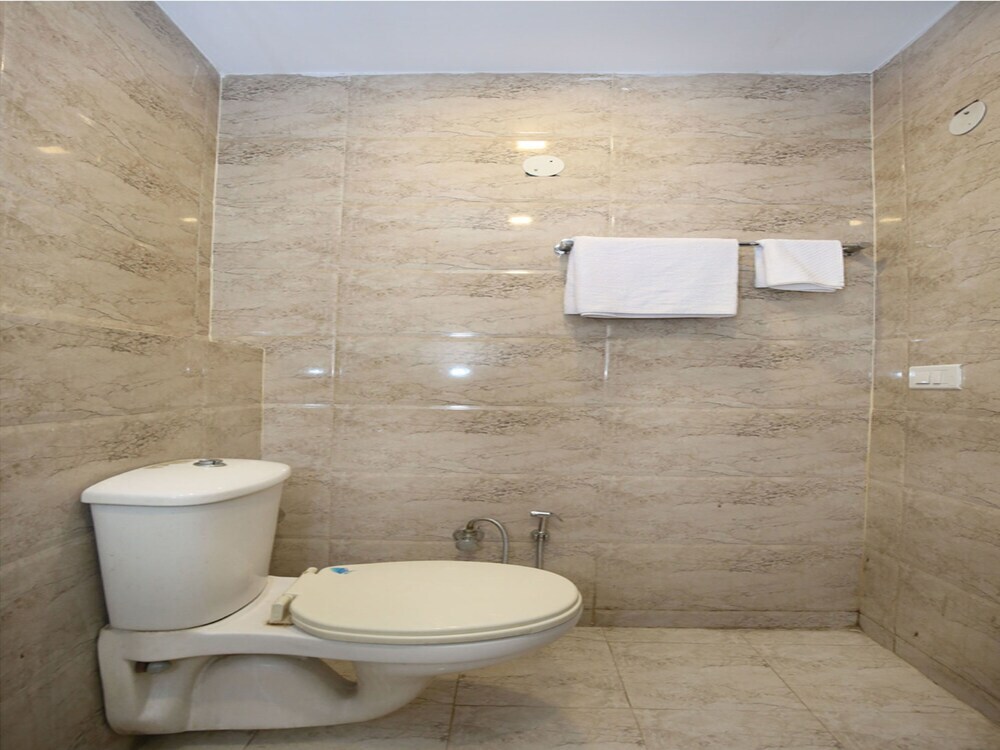 Чандигарх: Hotel Satkar Avenue By OYO Rooms