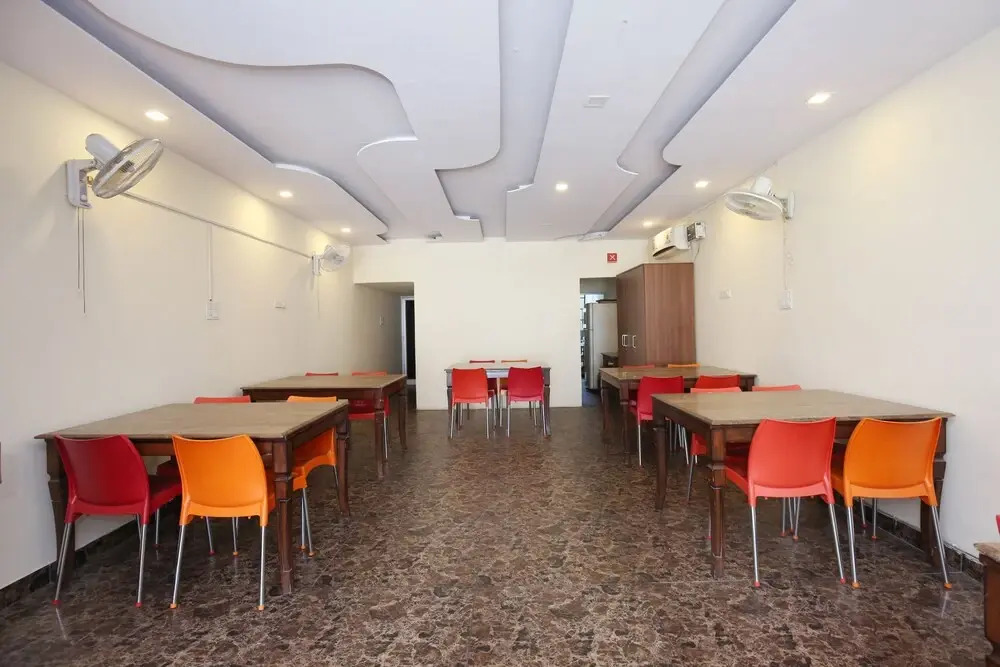 Чандигарх: Hotel Satkar Avenue By OYO Rooms
