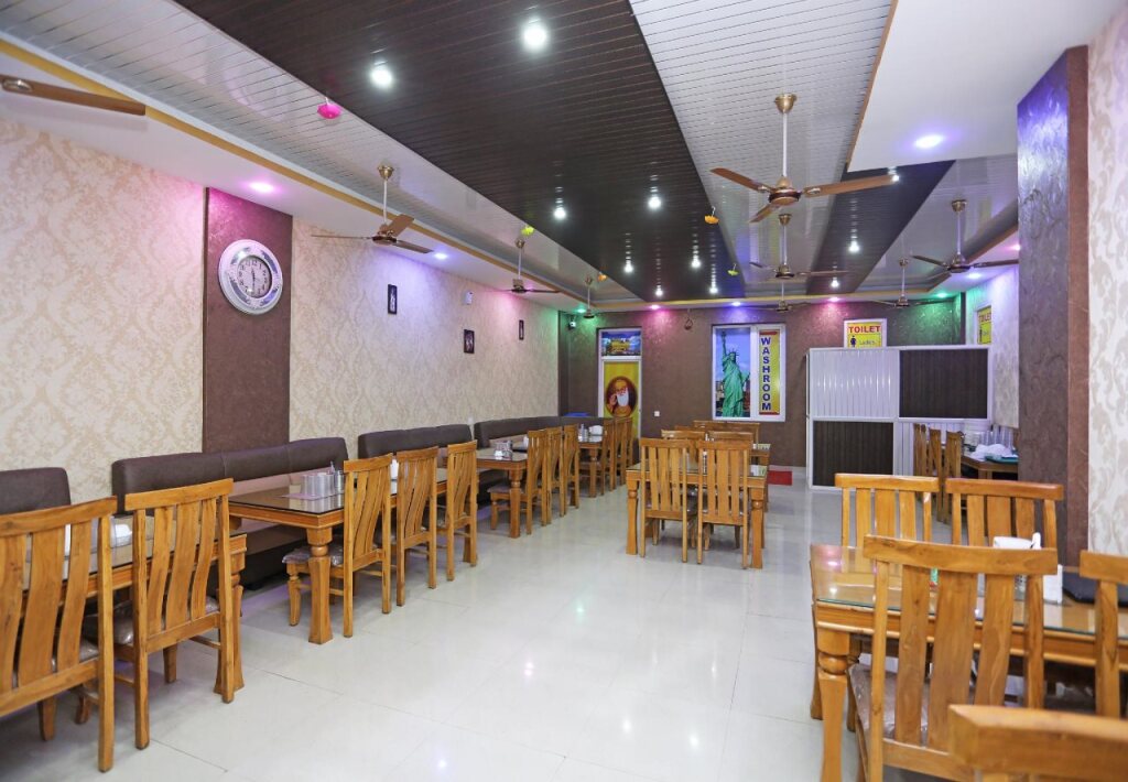 Алипур: Hotel Sudhir by OYO Rooms