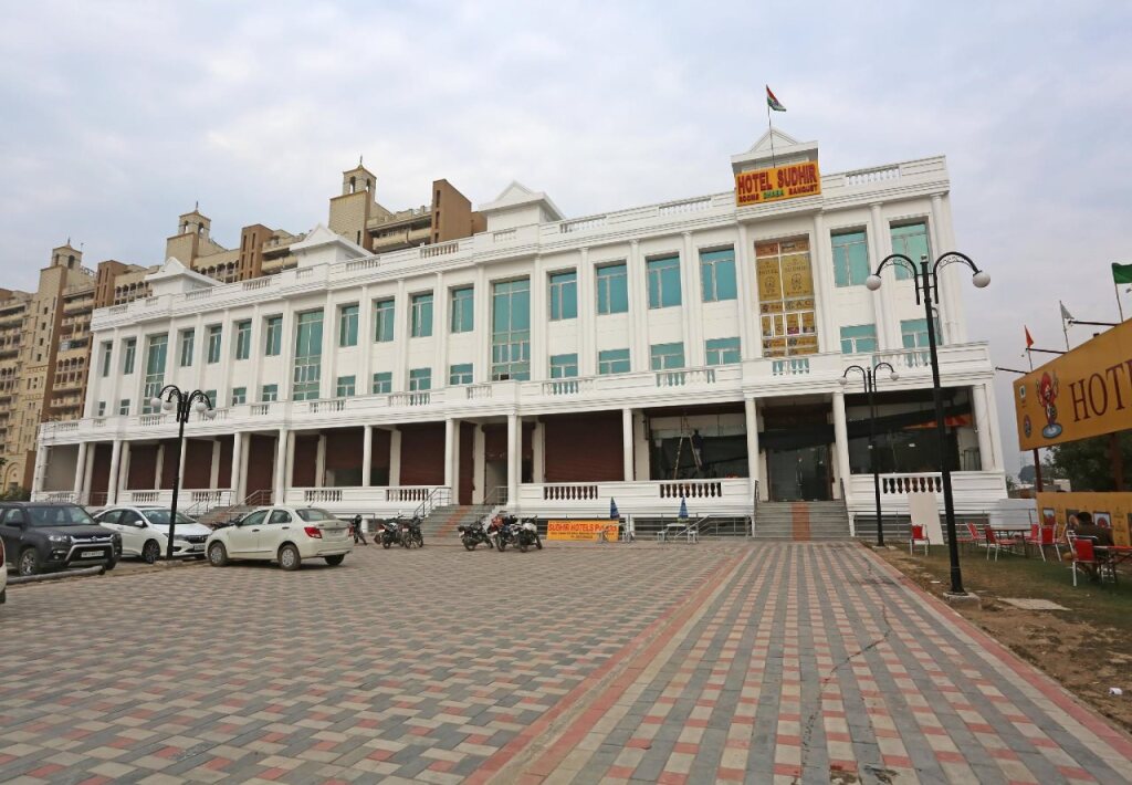 Алипур: Hotel Sudhir by OYO Rooms