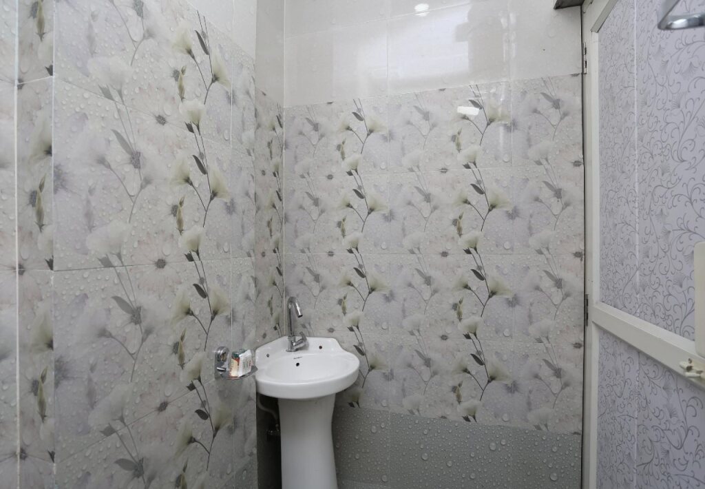 Алипур: Hotel Sudhir by OYO Rooms