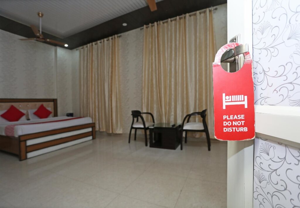 Алипур: Hotel Sudhir by OYO Rooms