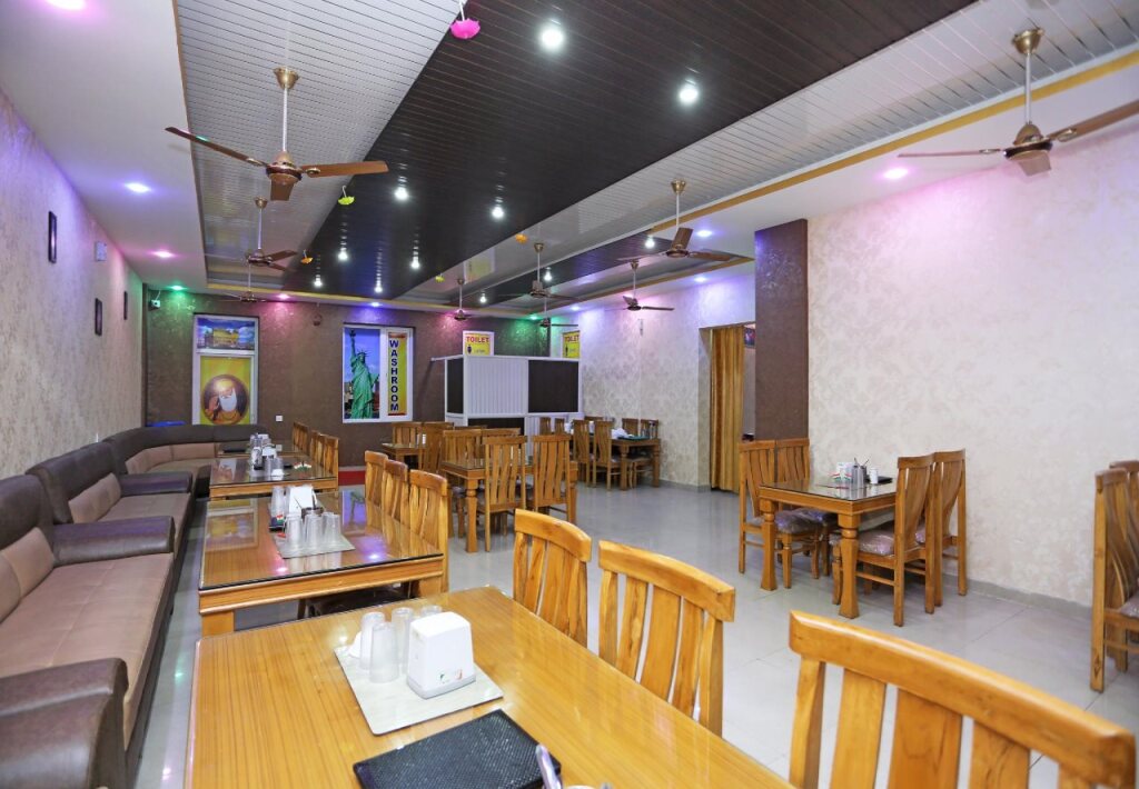 Алипур: Hotel Sudhir by OYO Rooms