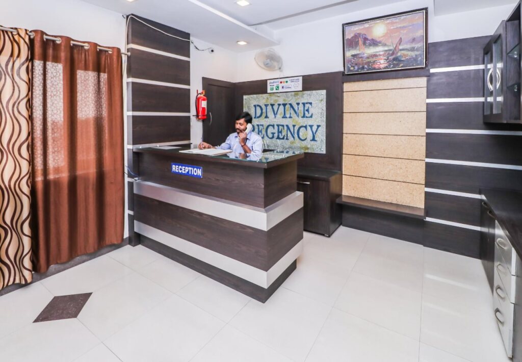Сангрур: Hotel Divine Regency