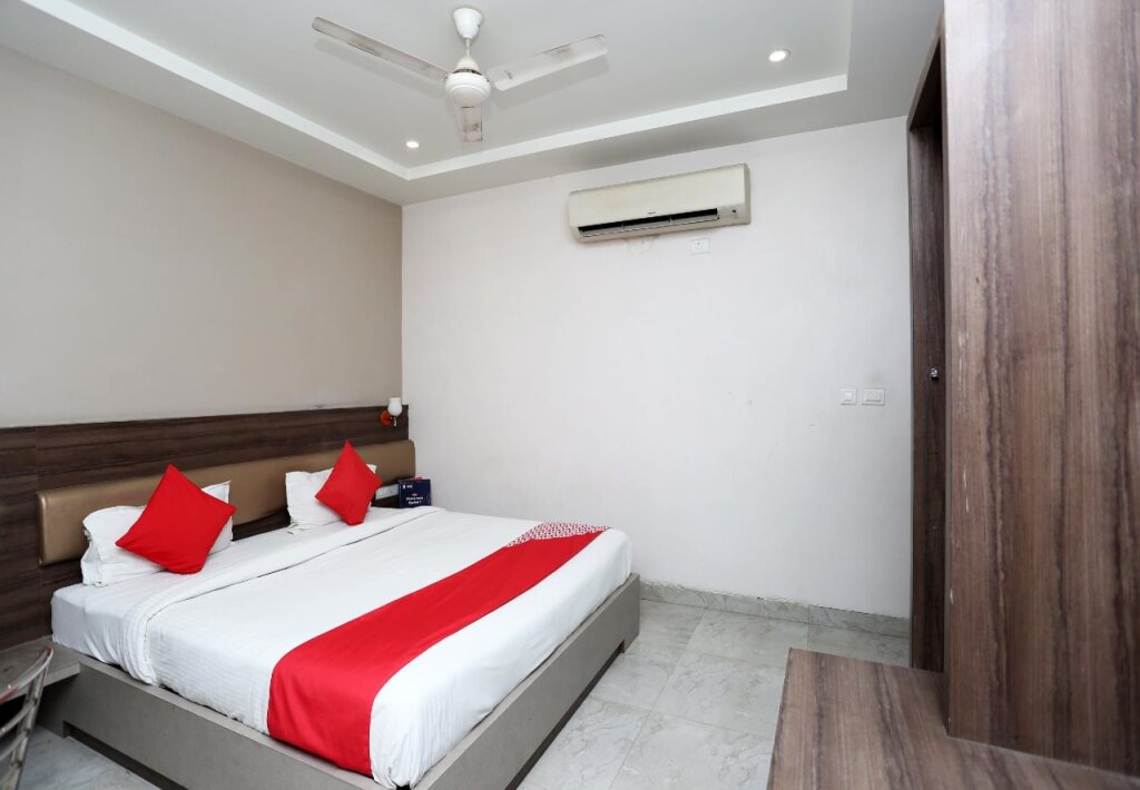 Лакхнау: Hotel RP Grand Titanium by OYO Rooms