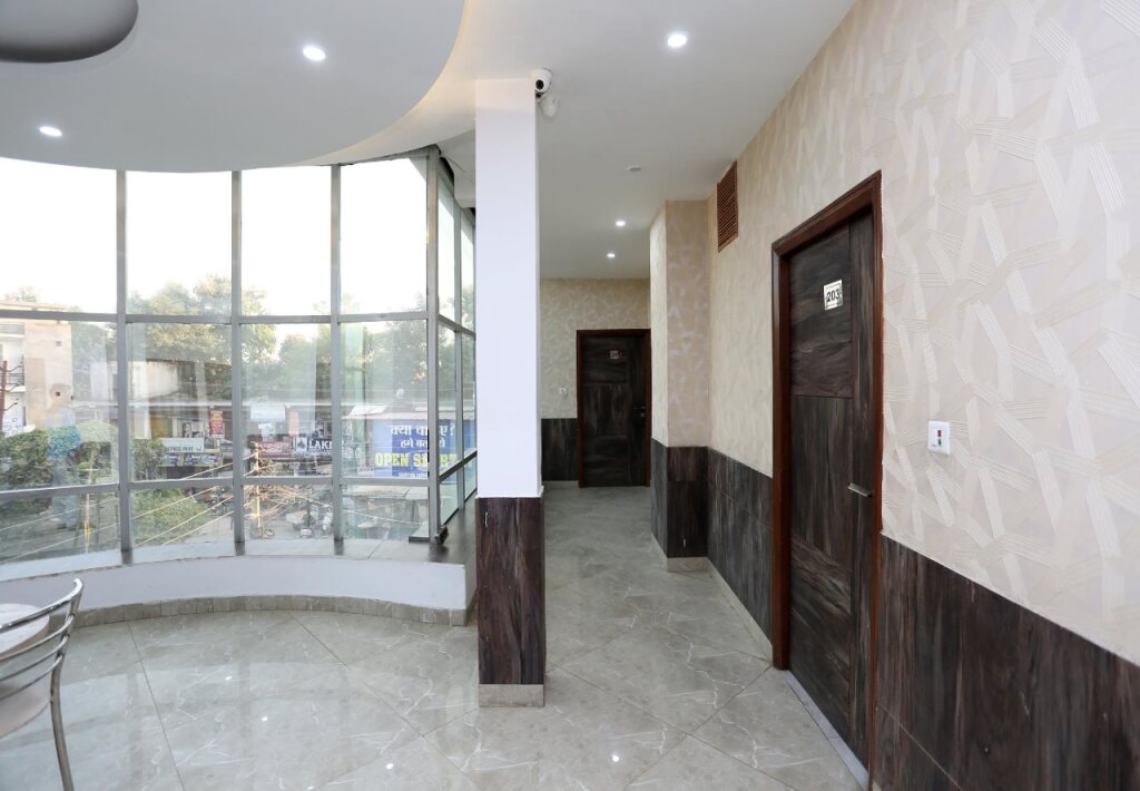 Лакхнау: Hotel RP Grand Titanium by OYO Rooms