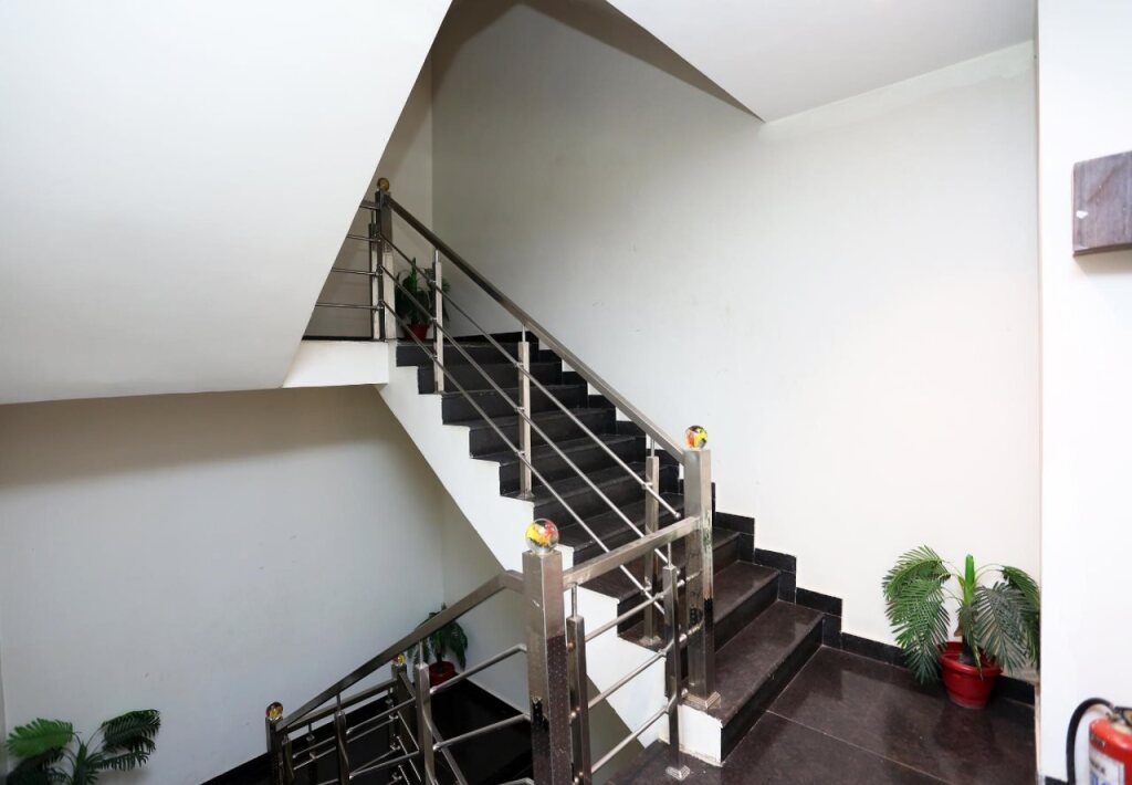 Лакхнау: Hotel RP Grand Titanium by OYO Rooms