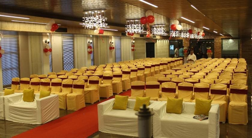 Джамнагар: Hotel Kalatit International