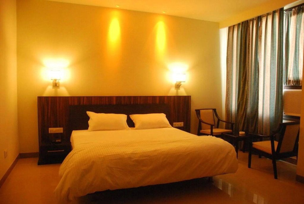 Мога: Big Ben Hotel