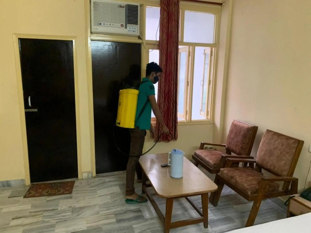 Лакхнау: Pathik Hotel
