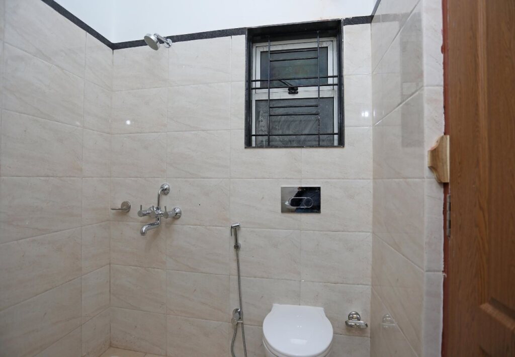 Бхубанешвар: OYO Flagship 27030 Hotel Blue Bell
