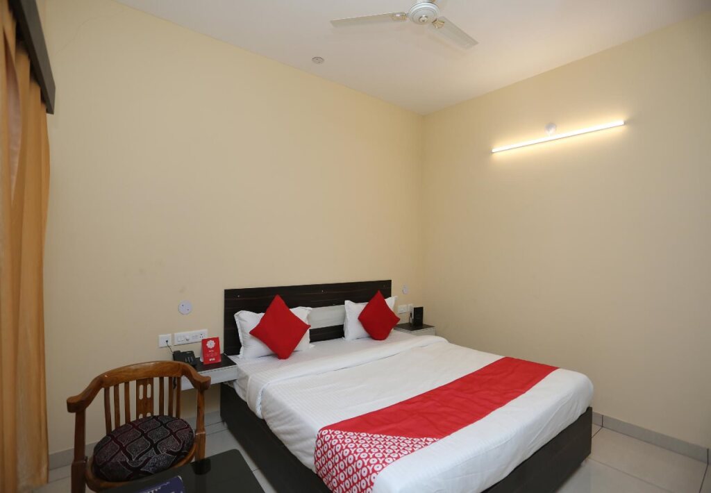Бхубанешвар: OYO Flagship 27030 Hotel Blue Bell