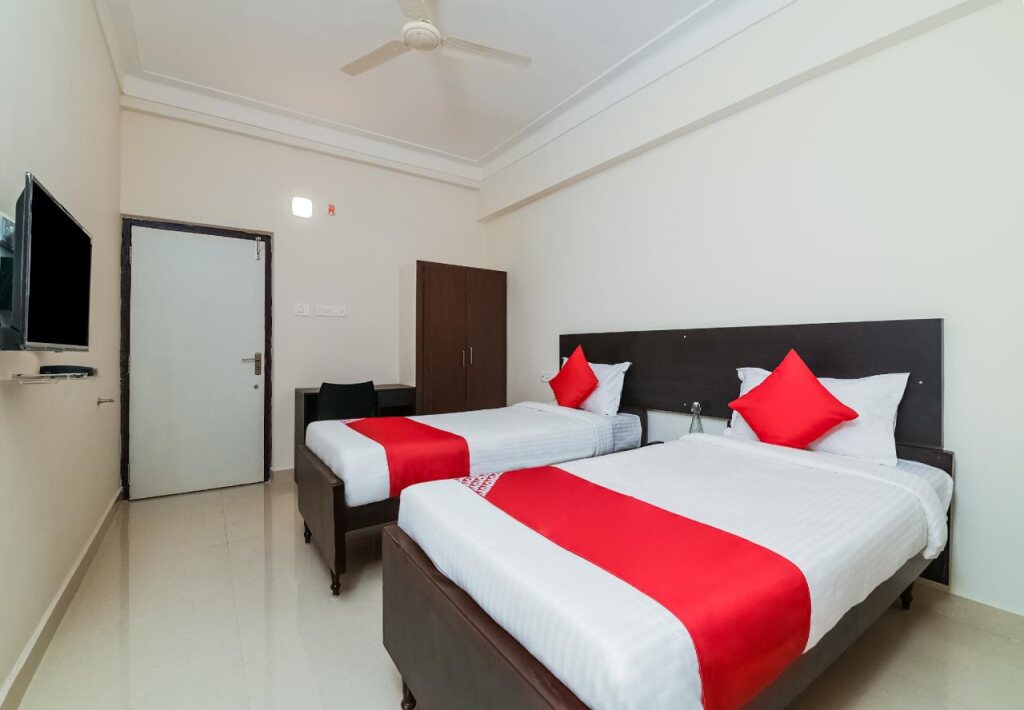 Висакхапатнам: Hotel Gayatri By OYO Rooms