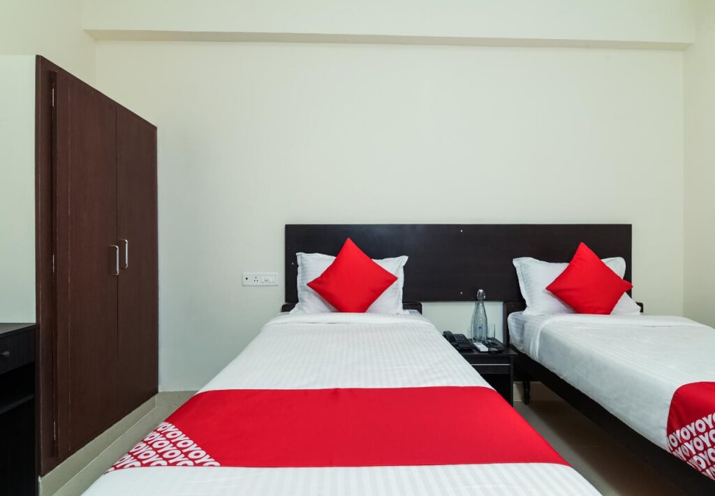 Висакхапатнам: Hotel Gayatri By OYO Rooms