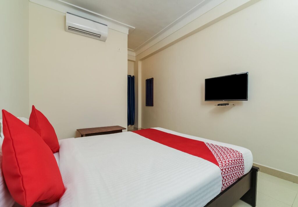 Висакхапатнам: Hotel Gayatri By OYO Rooms