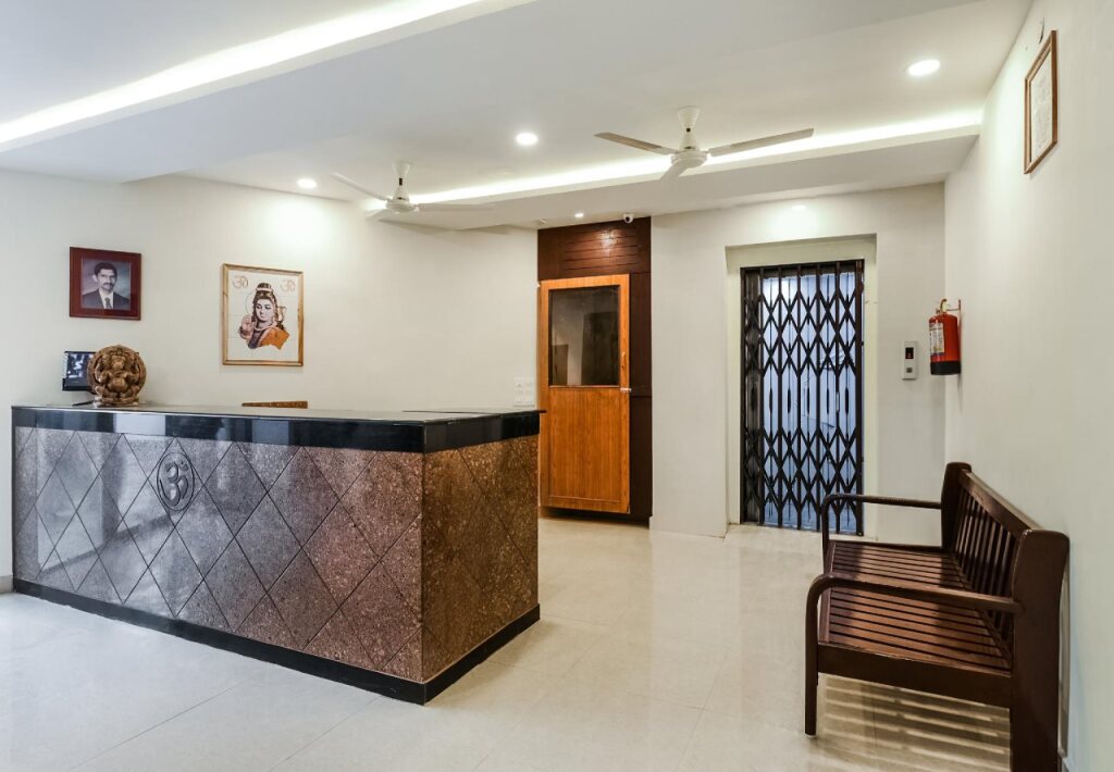 Висакхапатнам: Hotel Gayatri By OYO Rooms