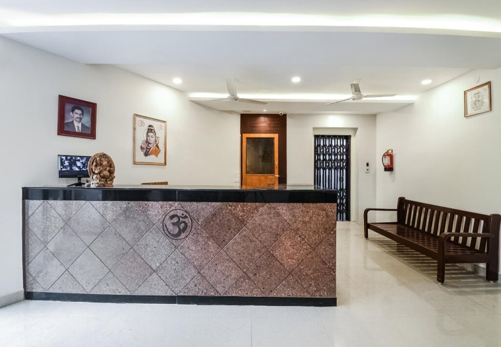 Висакхапатнам: Hotel Gayatri By OYO Rooms