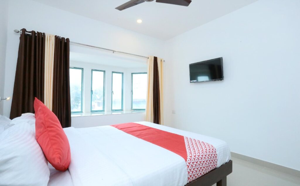 Гуруваюр: Hotel Rv Tower By OYO Rooms