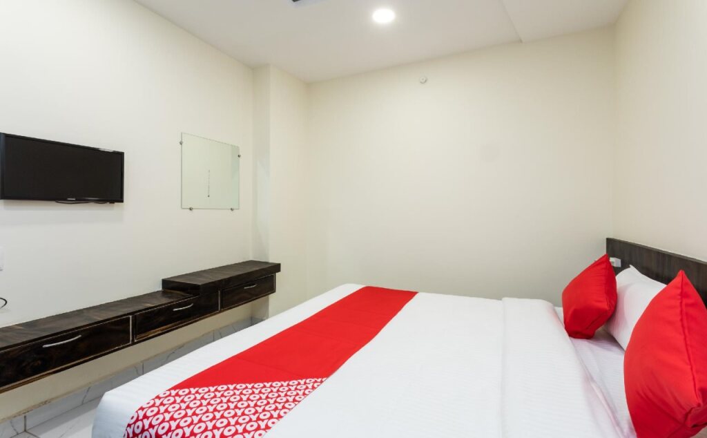 Бхопал: Hotel HTC By OYO Rooms