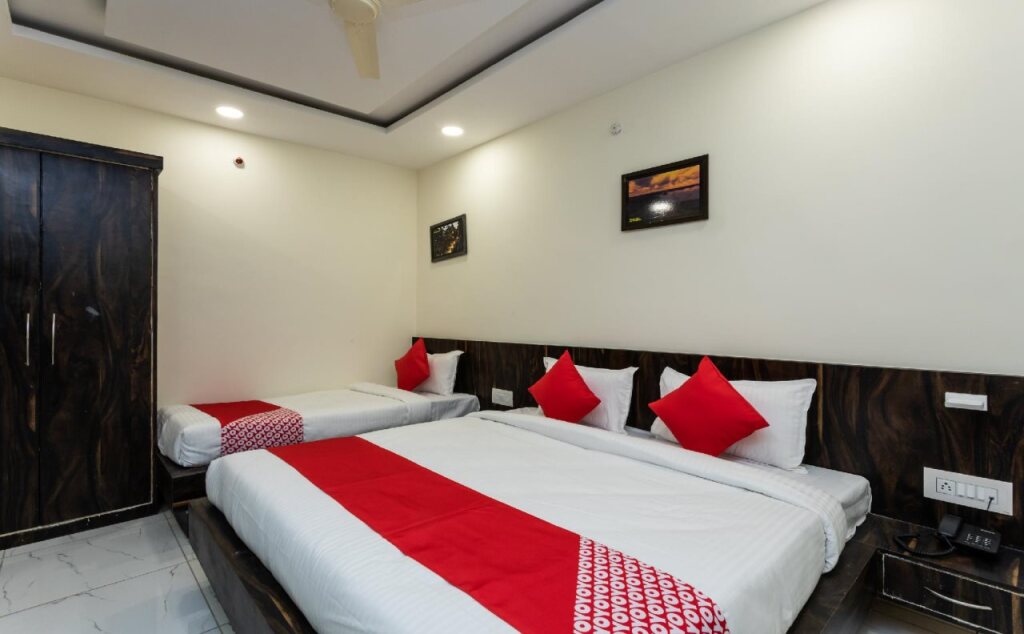 Бхопал: Hotel HTC By OYO Rooms