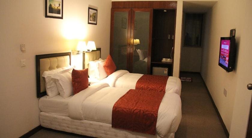 Лудхиана: The Court Yard Hotel