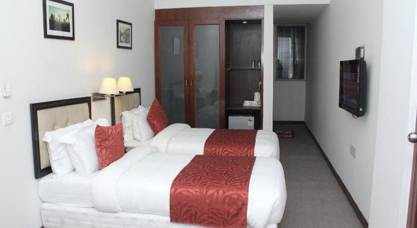 Лудхиана: The Court Yard Hotel