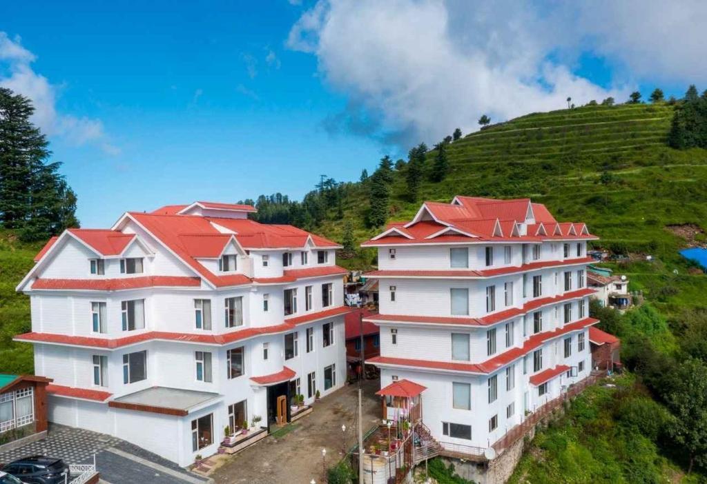 Куфри: The Twin Towers Hotel New Kufri