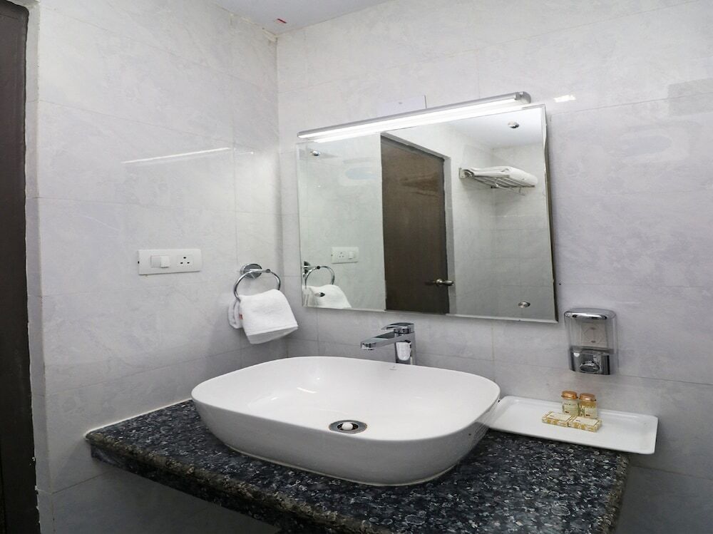 Hotel Vip Square by OYO Rooms — фото 5