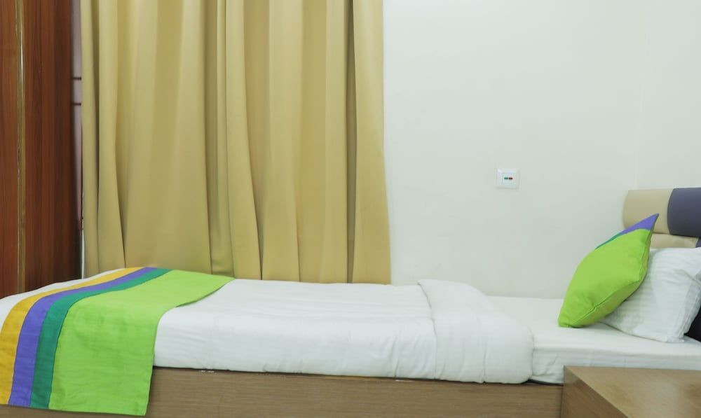 Гувахати: Fabhotel Good Luck Residency