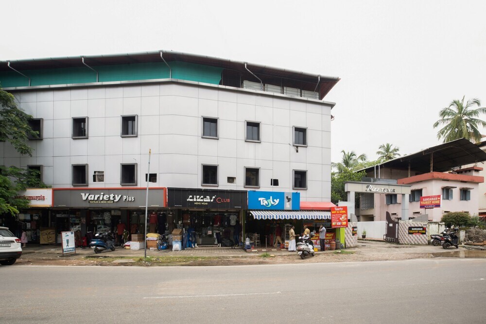 Гуруваюр: Sangamam Tourist Home by OYO Rooms