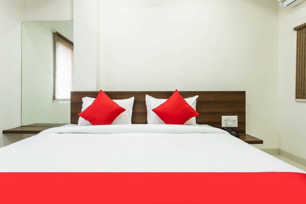 Бхопал: Hotel Aditya Regency by OYO
