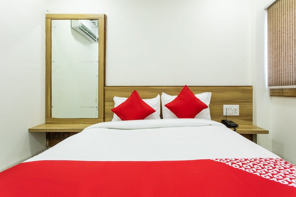 Бхопал: Hotel Aditya Regency by OYO