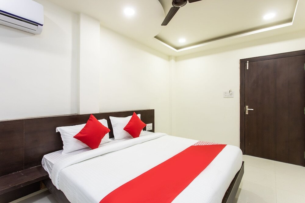Бхопал: Hotel Aditya Regency by OYO