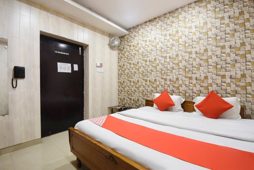 Колката: OYO 41435 Golden Residency