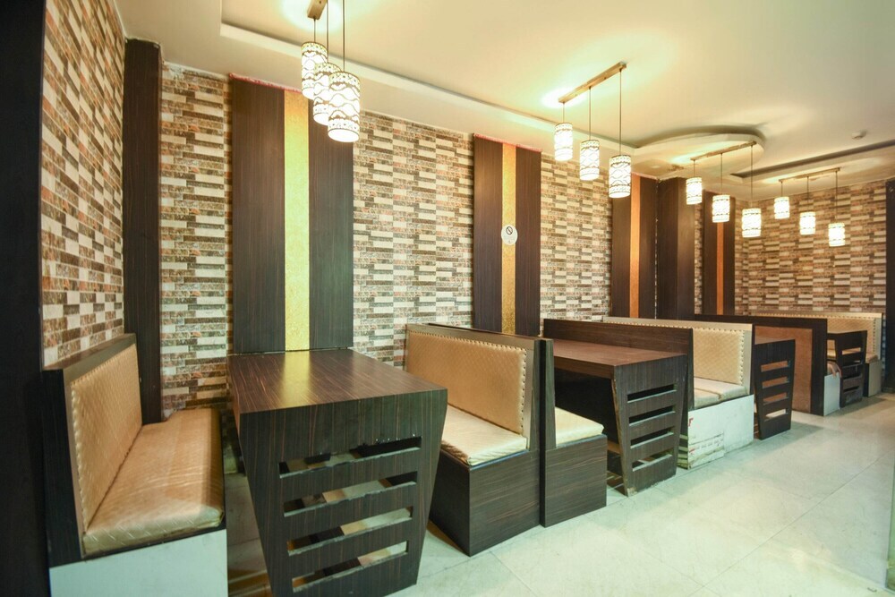 Колката: OYO 41435 Golden Residency