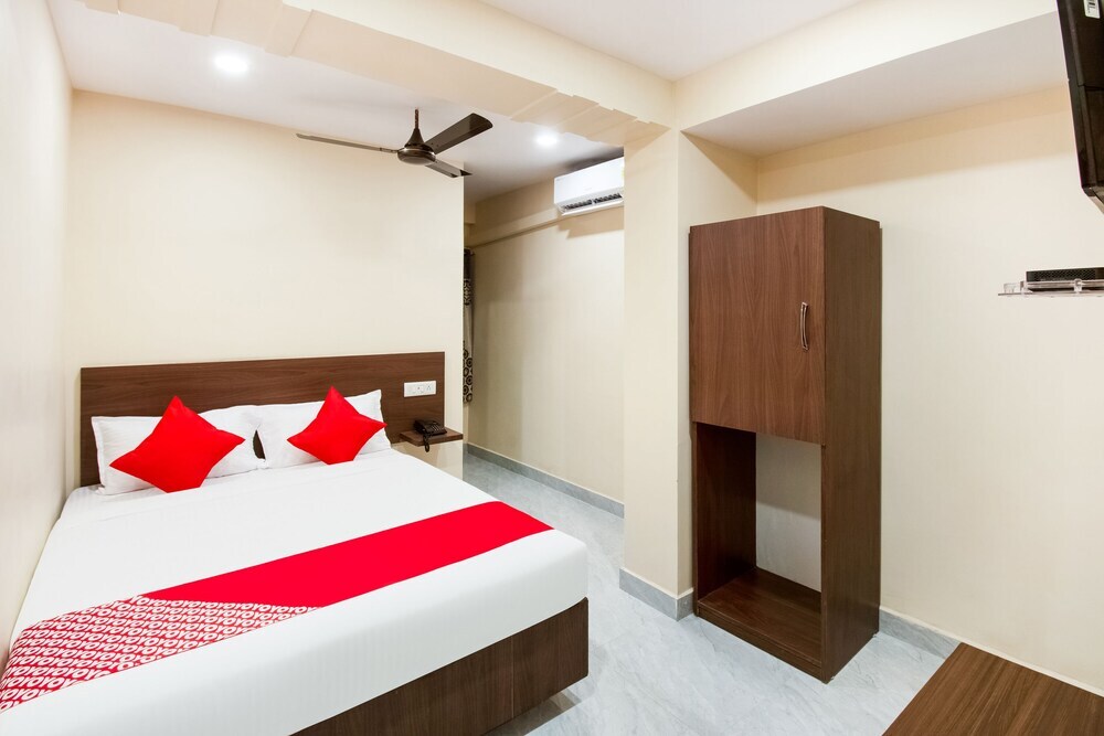 Висакхапатнам: Suryas Grand by OYO Rooms