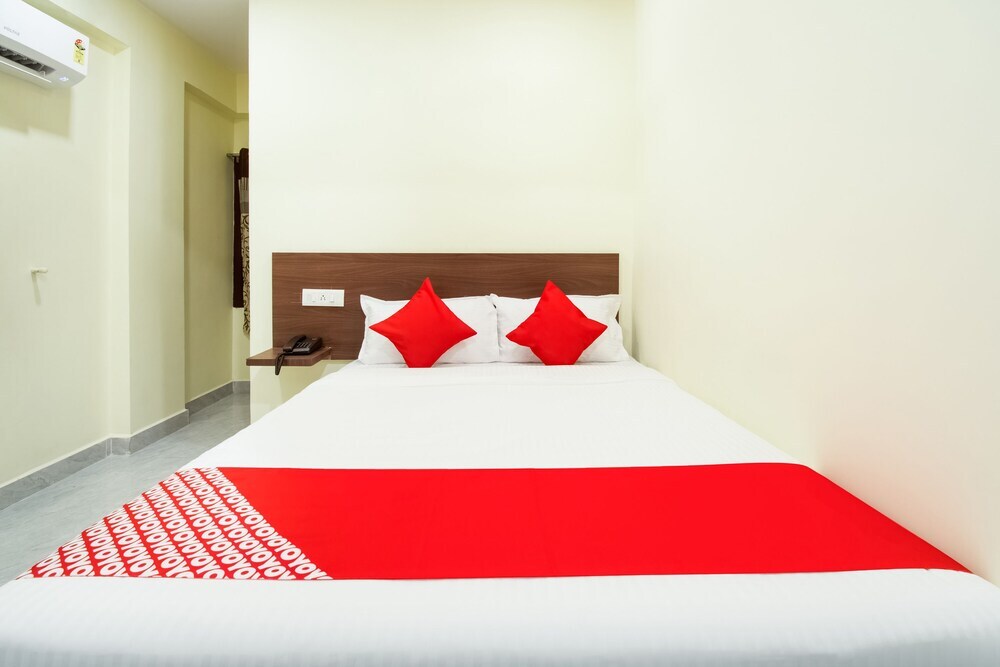 Висакхапатнам: Suryas Grand by OYO Rooms